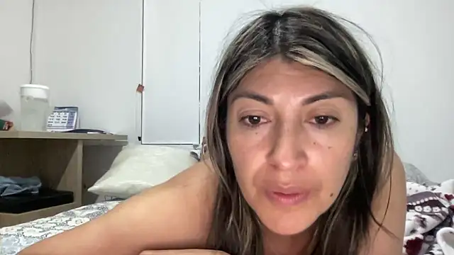 LunaBeya's cam snapshot