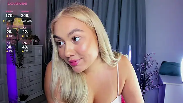 _Loneve__'s cam snapshot