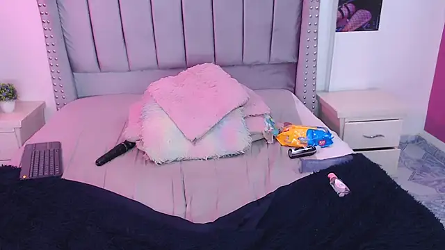 perla_hot_01's cam snapshot