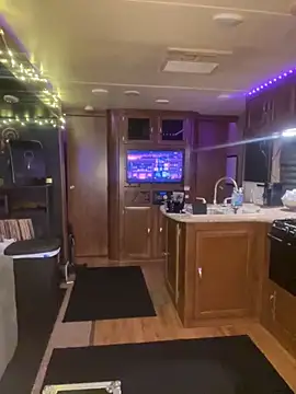 chellerayy's cam snapshot