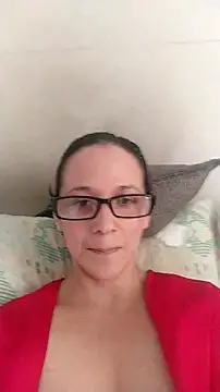 nicolle_milf1978's cam snapshot