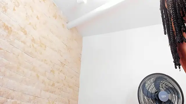 mia_roldan_'s cam snapshot