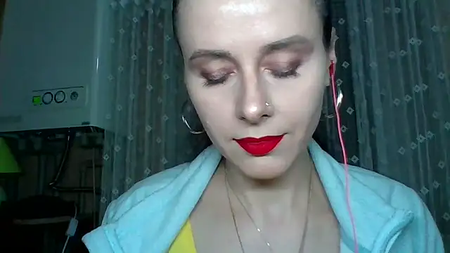 LuminousLady's cam snapshot