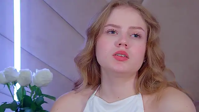 SelinSwarovski's cam snapshot