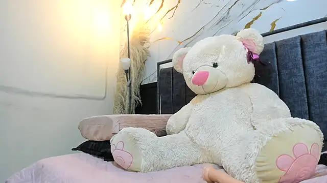 AMARA_BRUNET's cam snapshot