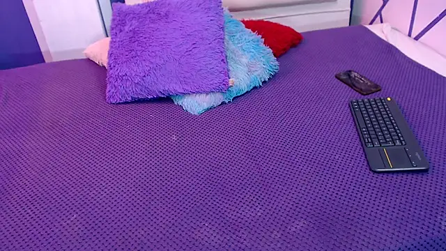 eimy_hot18 live sex cam