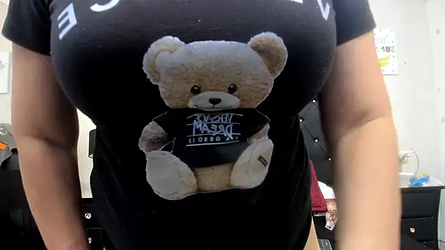 alana_johnson_0's cam snapshot