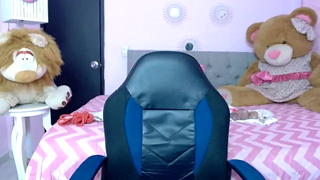 ariel_milk's cam snapshot