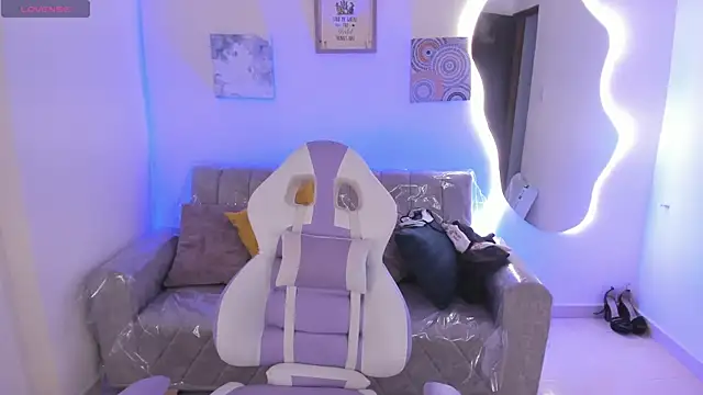 Charlotte_cowell_sub1_'s cam snapshot