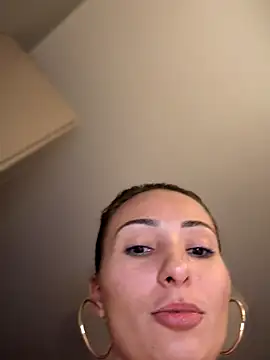 LetsFunKARINA live sex cam