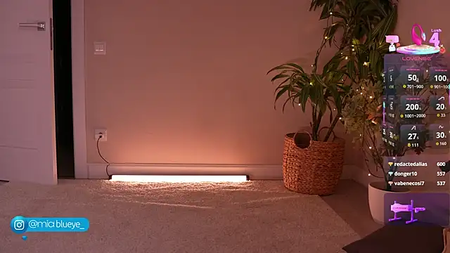 Miablueye live sex cam