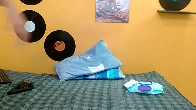 skinnyverus18's cam snapshot