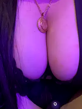 Cameelia live sex cam