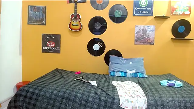 skinnyverus18's cam snapshot