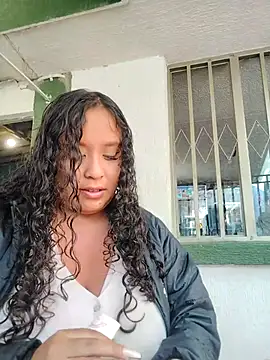 You-sexy-starr's cam snapshot