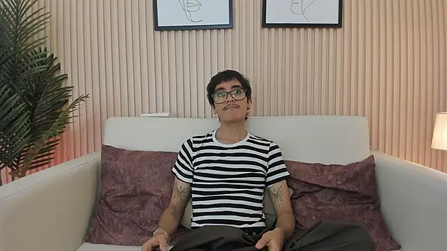 Antonio_rowan's cam snapshot