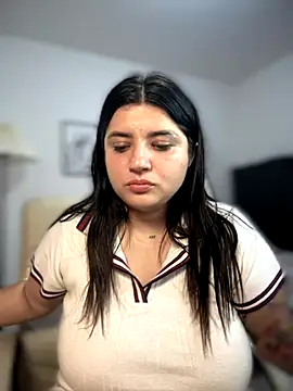 horny_roomiess's cam snapshot