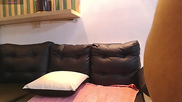 veronica_em1's cam snapshot