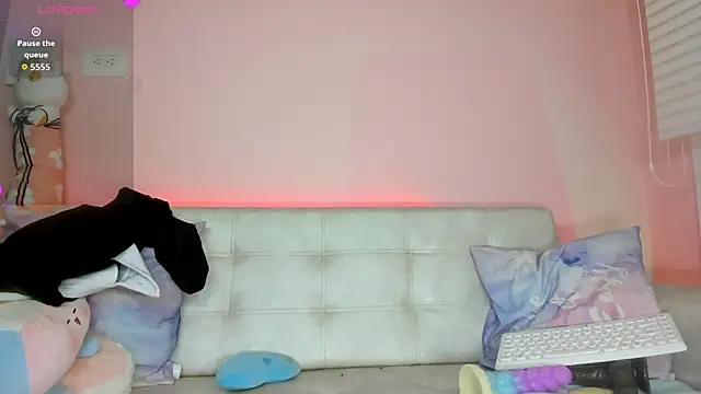 tinysara's cam snapshot