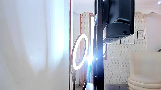 Sophie_Calloway's cam snapshot