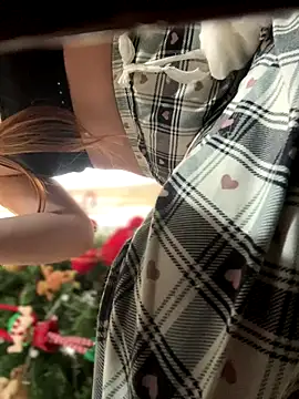 Cloew_Marz's cam snapshot