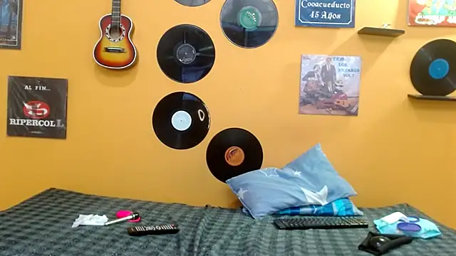 skinnyverus18's cam snapshot