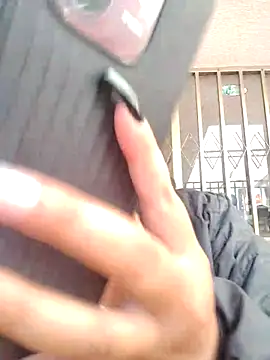 You-sexy-starr's cam snapshot