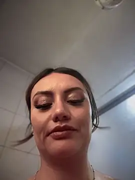 Miss_ary's cam snapshot