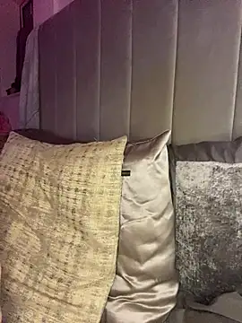 MaisieMae's cam snapshot