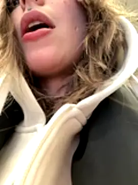 LoraaDoll's cam snapshot