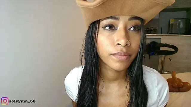 Soleyma_'s cam snapshot