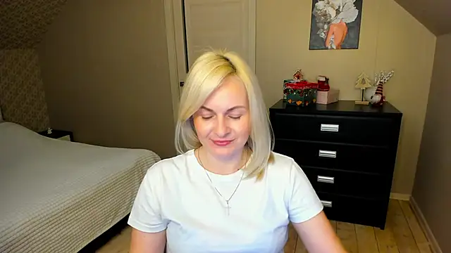 Alicee_Gracee's cam snapshot