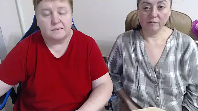 Bertie_Adeline's cam snapshot