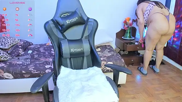 esmeralda_milf's cam snapshot