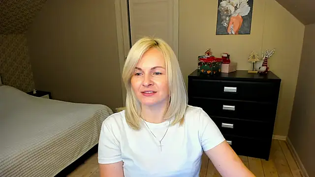 Alicee_Gracee's cam snapshot