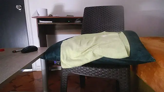 LADY-IN-BLACK's cam snapshot