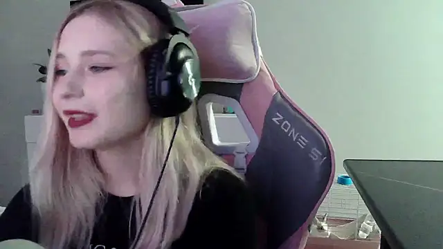 VladaLevine's cam snapshot