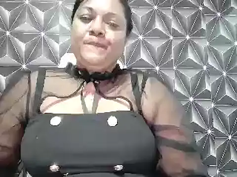 IndianDelia's cam snapshot