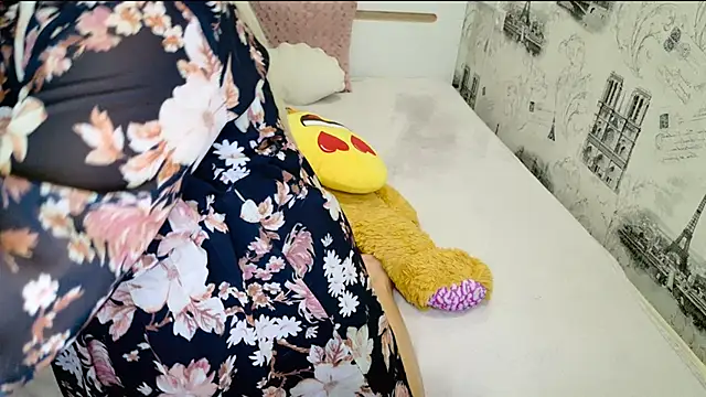 lovely-eyes's cam snapshot