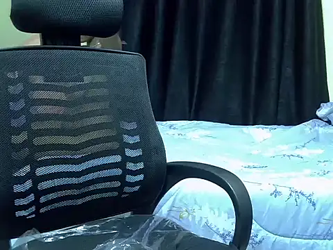 Horny-slut_'s cam snapshot