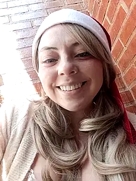 madelaine-'s web cam