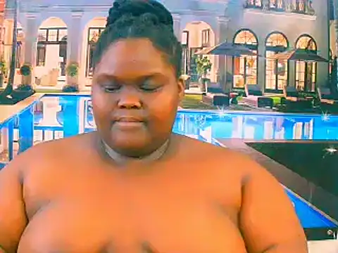 EbonyHotBuns's cam snapshot