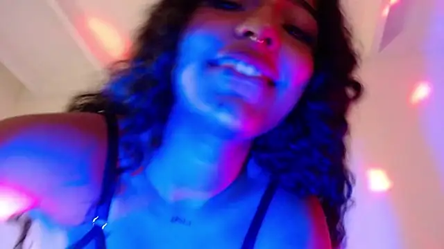 gisell_taylor18's cam snapshot