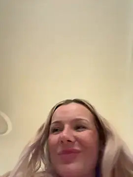 MeganMillerUK's cam snapshot