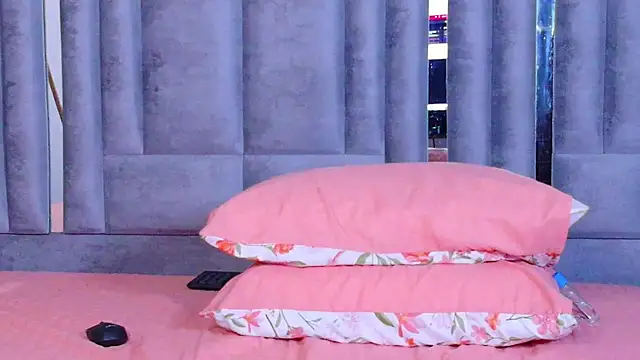 cutepetitee's cam snapshot