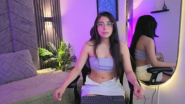 1Anya's cam snapshot