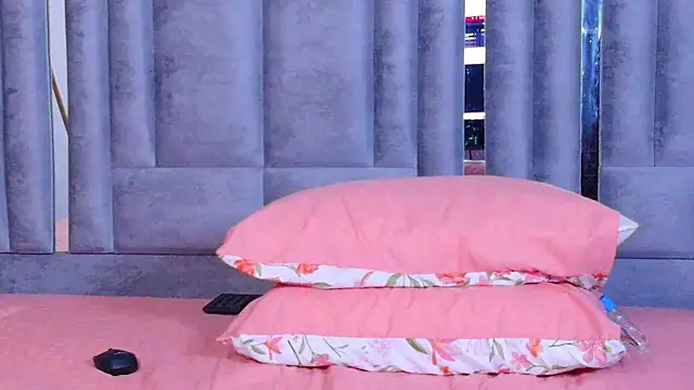 cutepetitee's cam snapshot