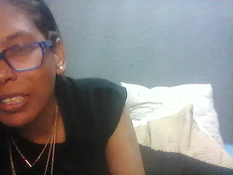 TiaBlaze's cam snapshot