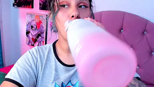 Mila_nixon02's web cam