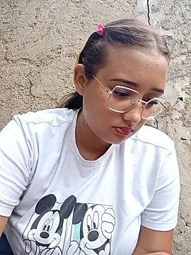 young_dairy01's cam snapshot